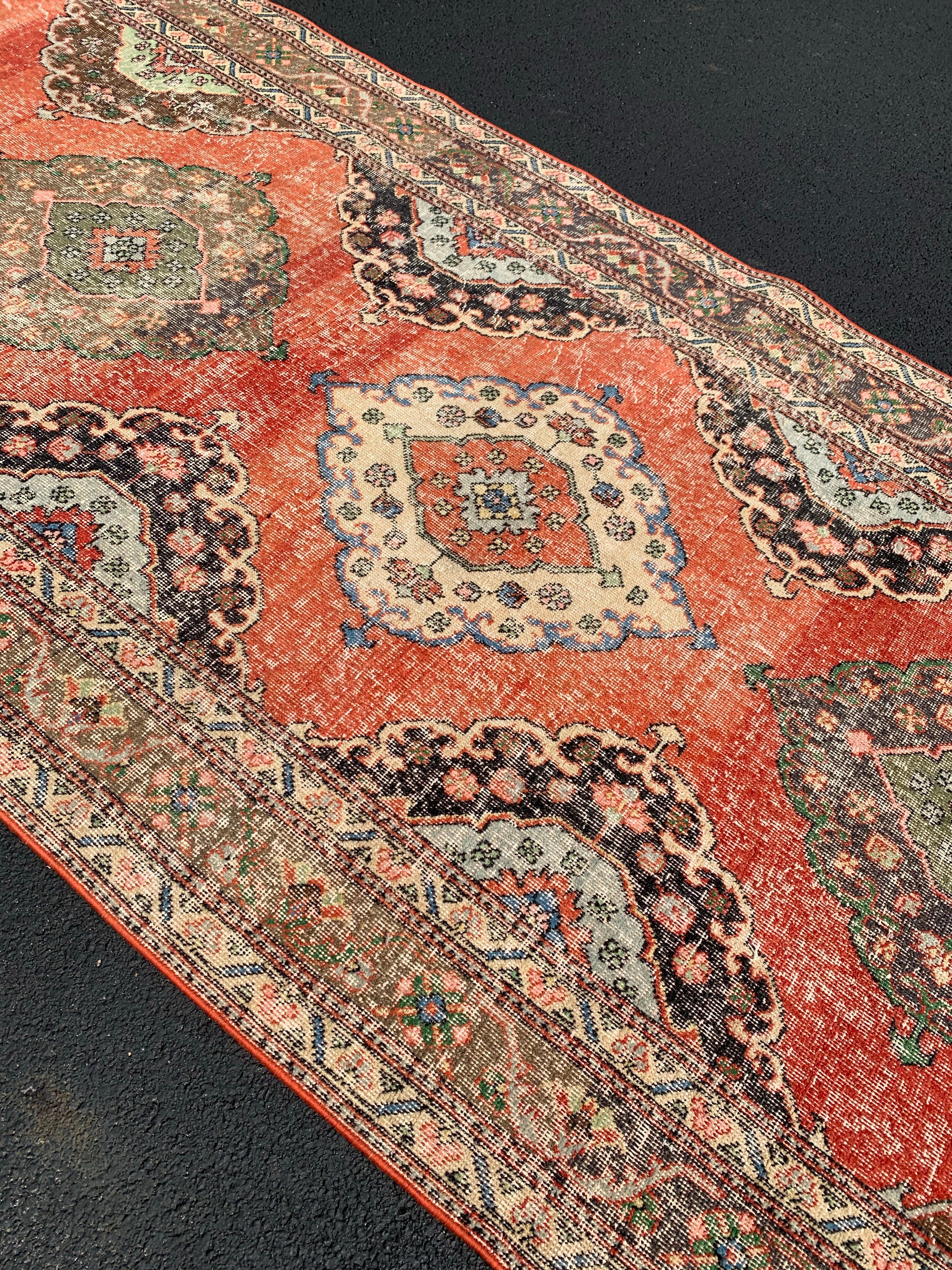 Lacey 4'8 x 13'2