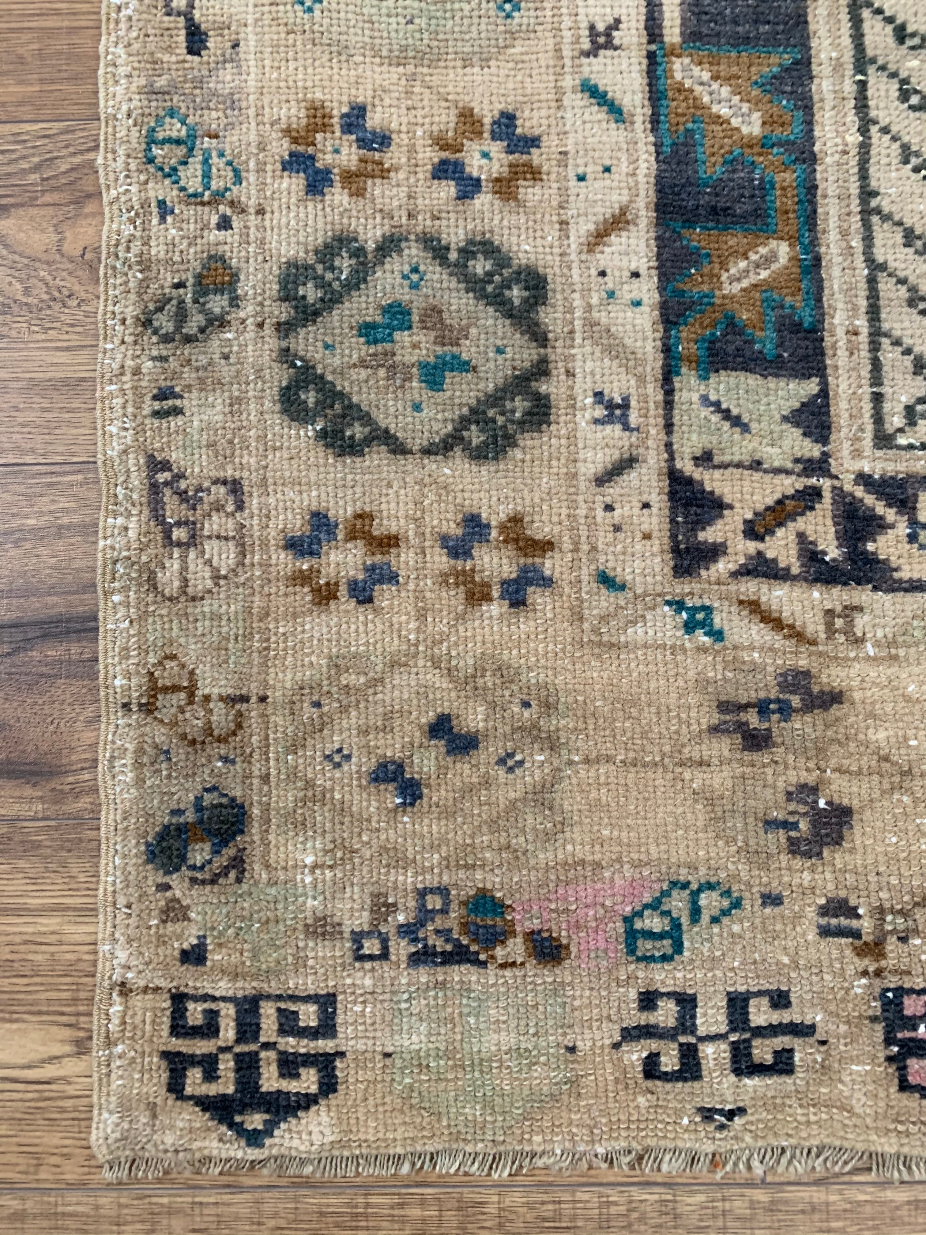 Hattie 3'11 x 6'4