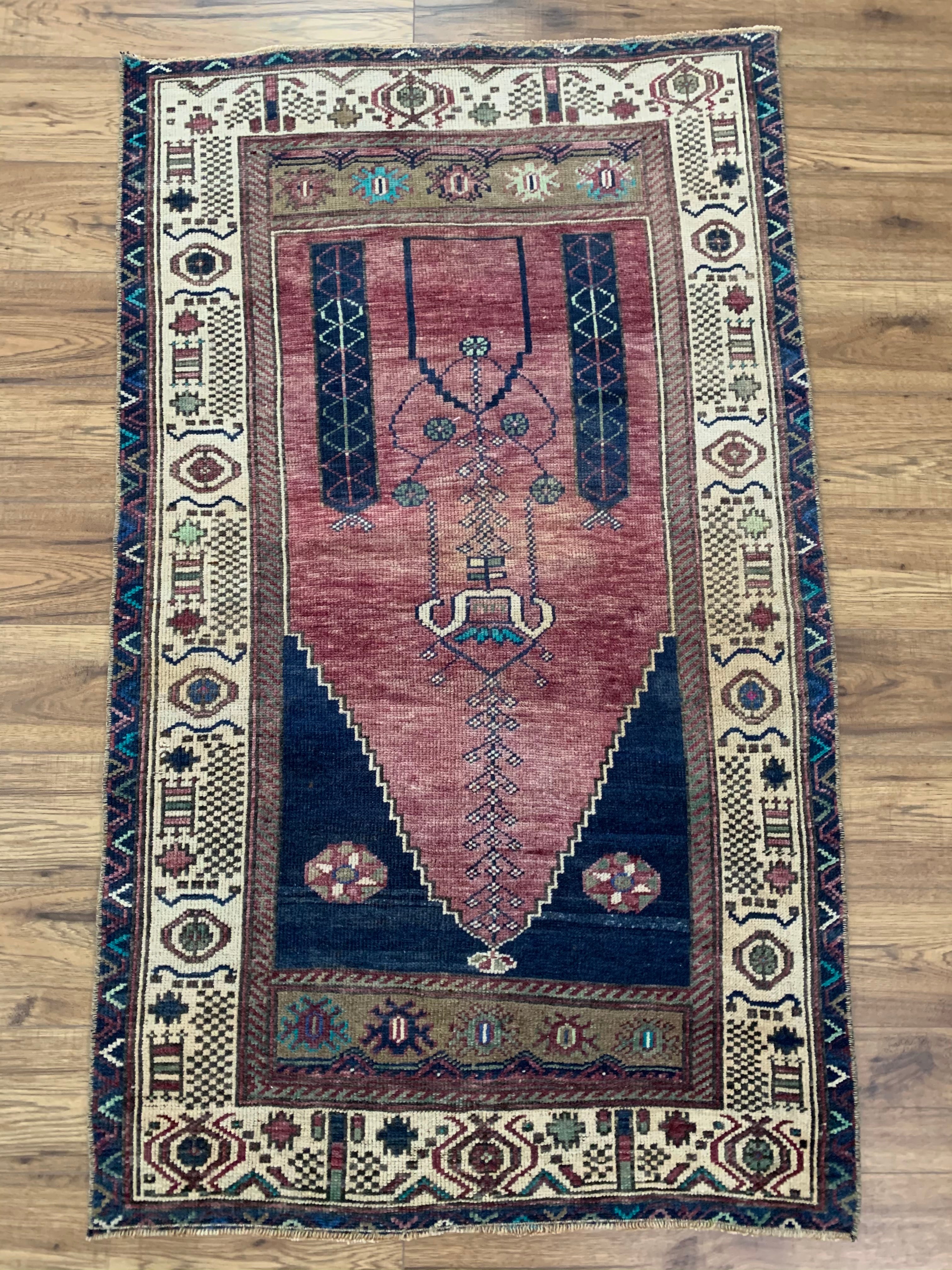 Ezra 3' x 5'