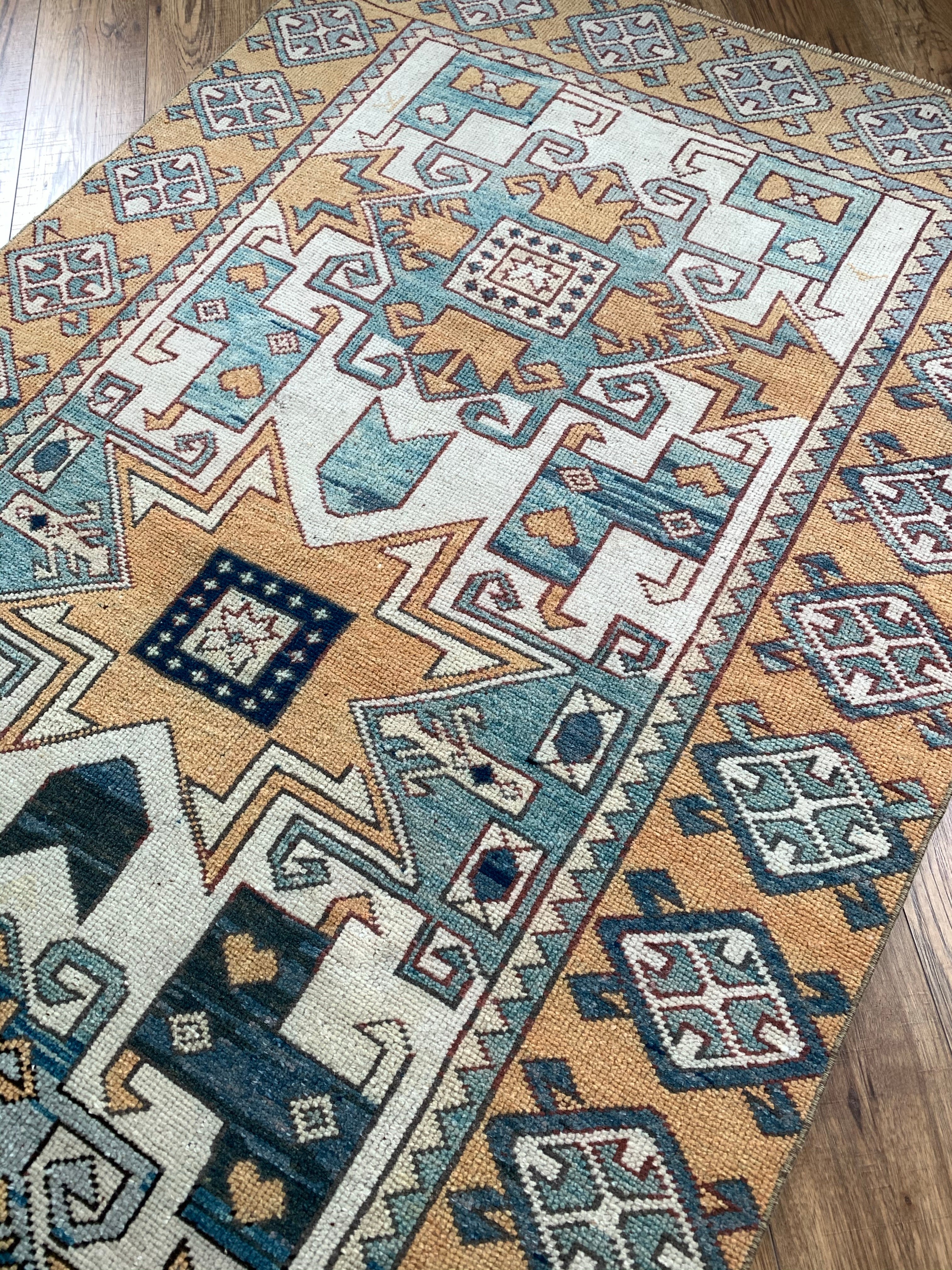 Maise 3'10 x 6'9