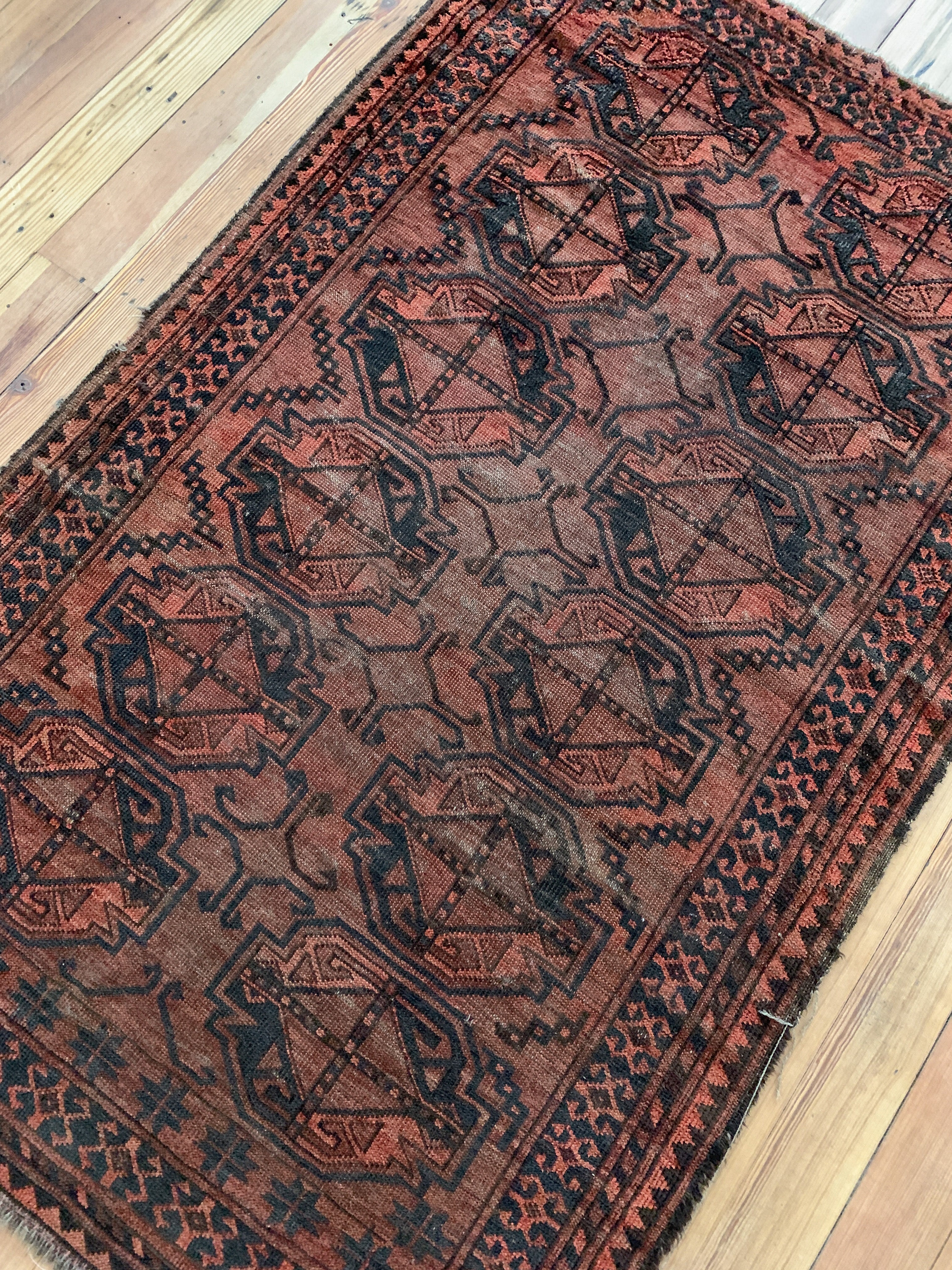 Antique 002 | 3'1 X 4'10