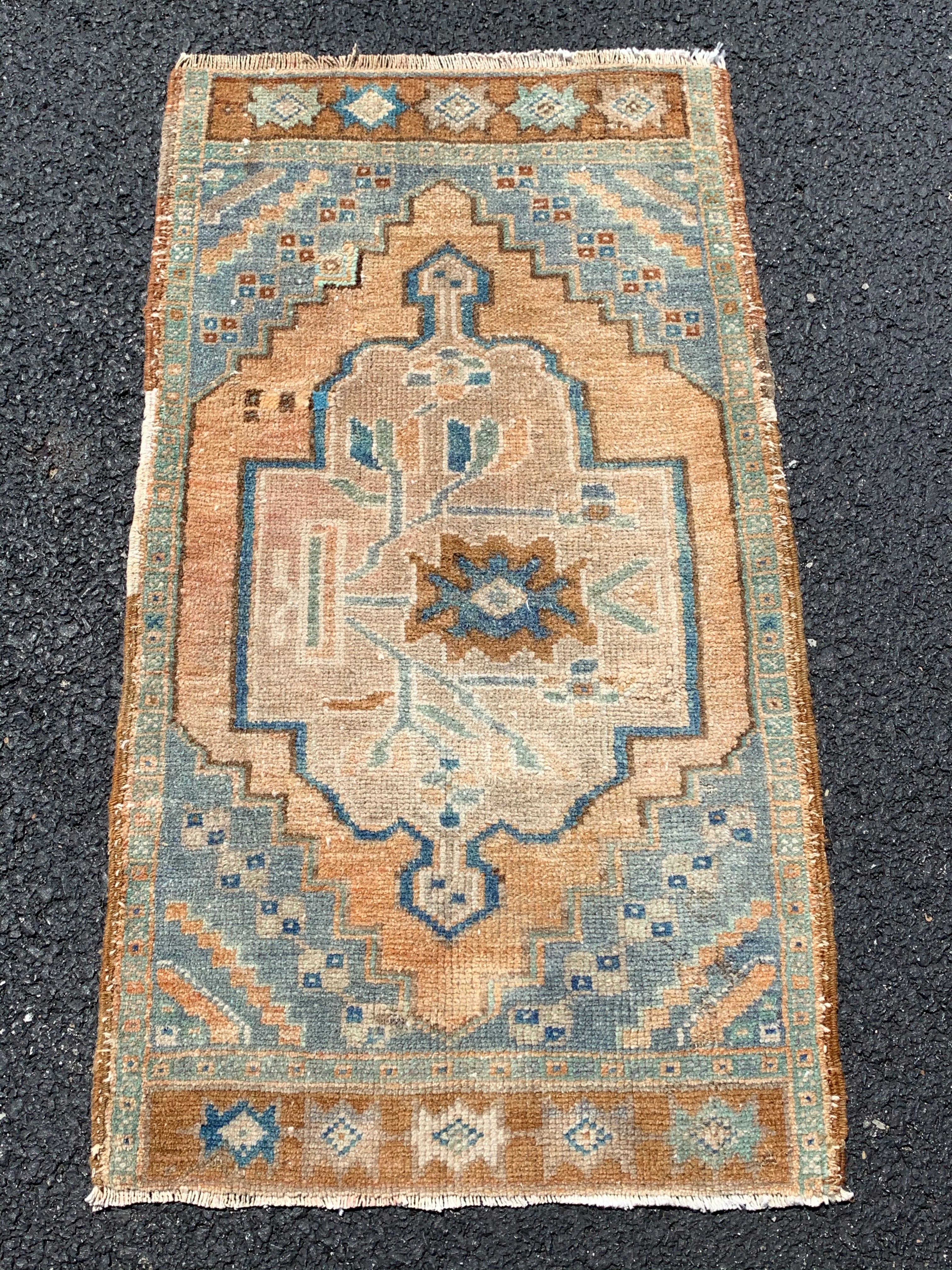 454ss Rug No. 454 – Six Vintage Rugs
