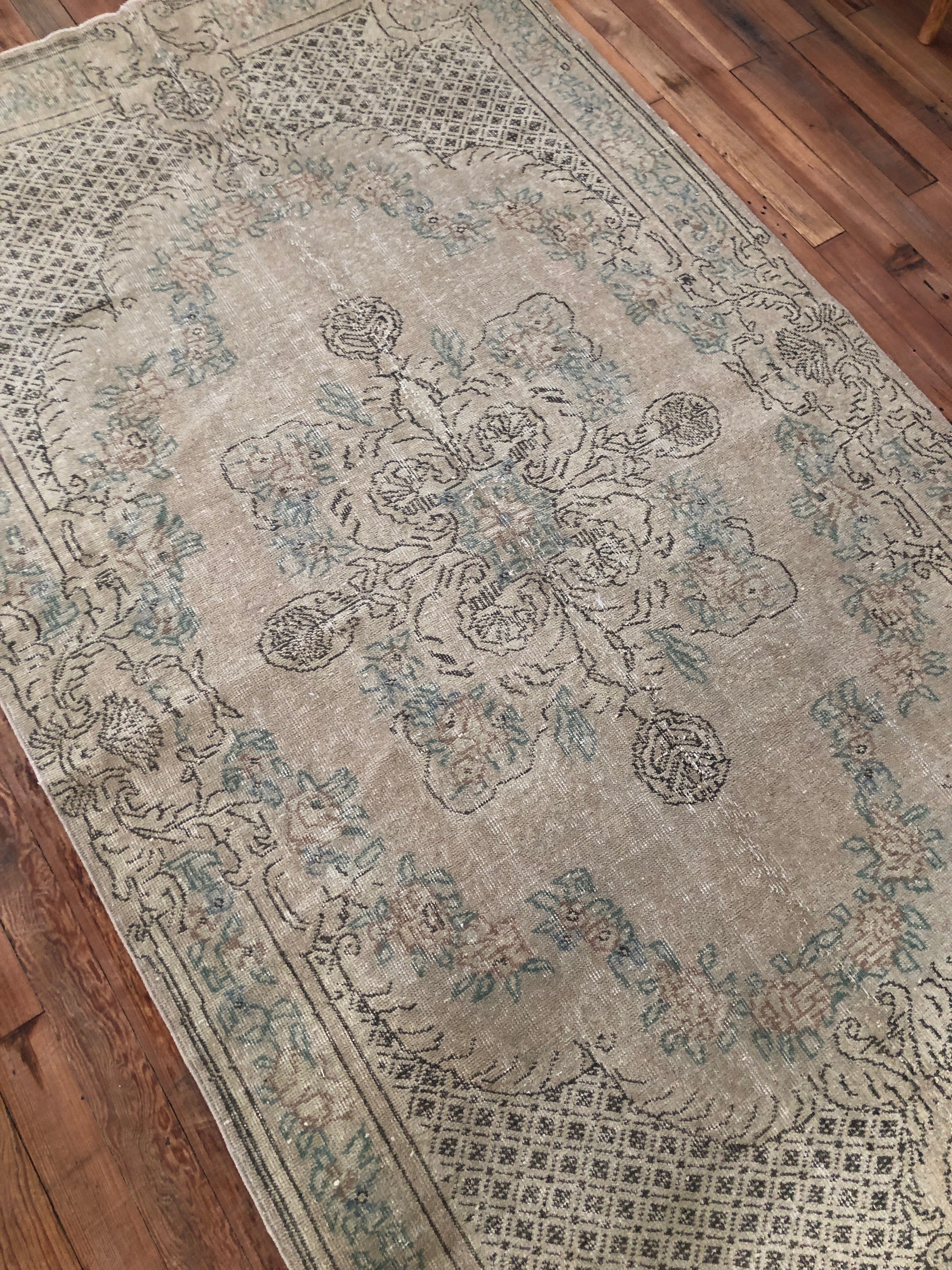 5'1 x 9'1 Turk Area Rug