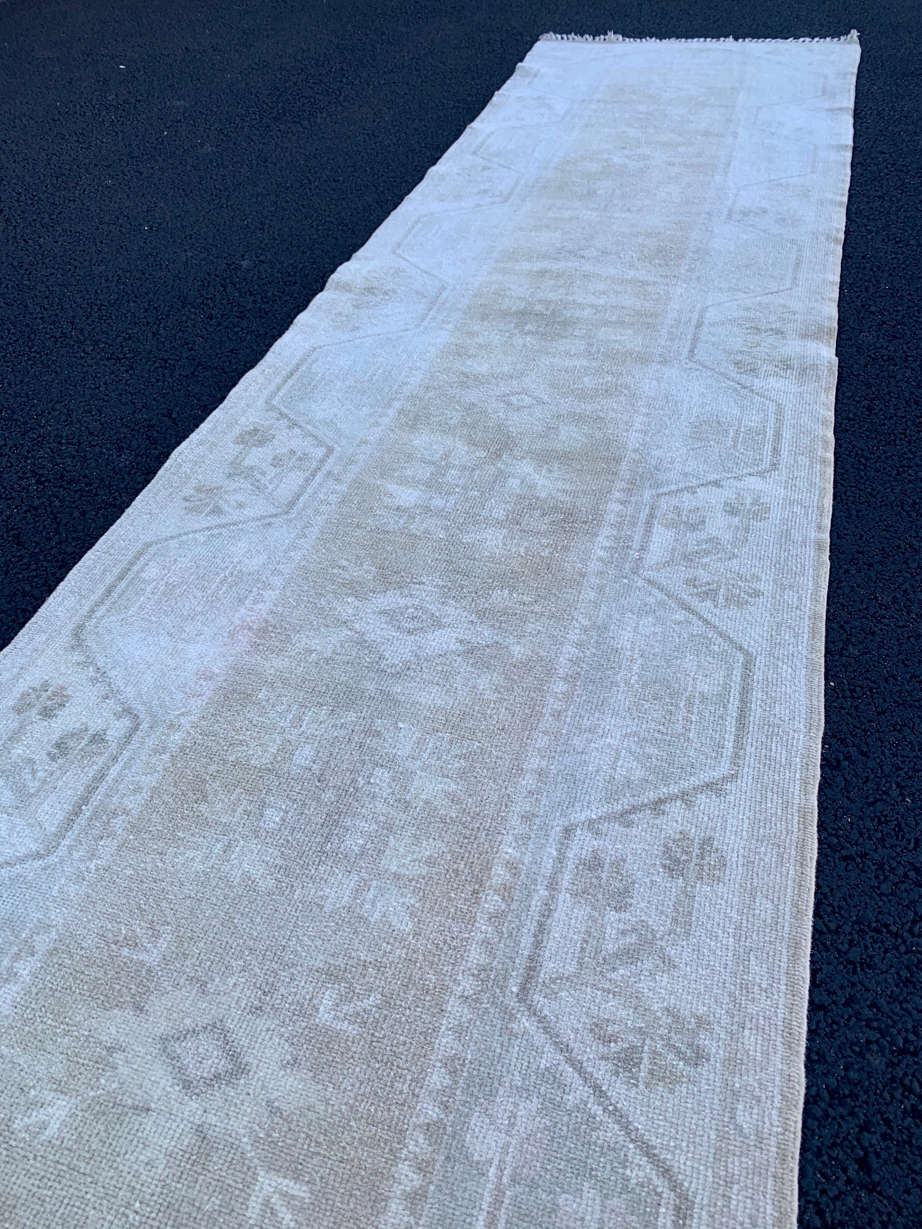 Opal 2'7 x 10'2