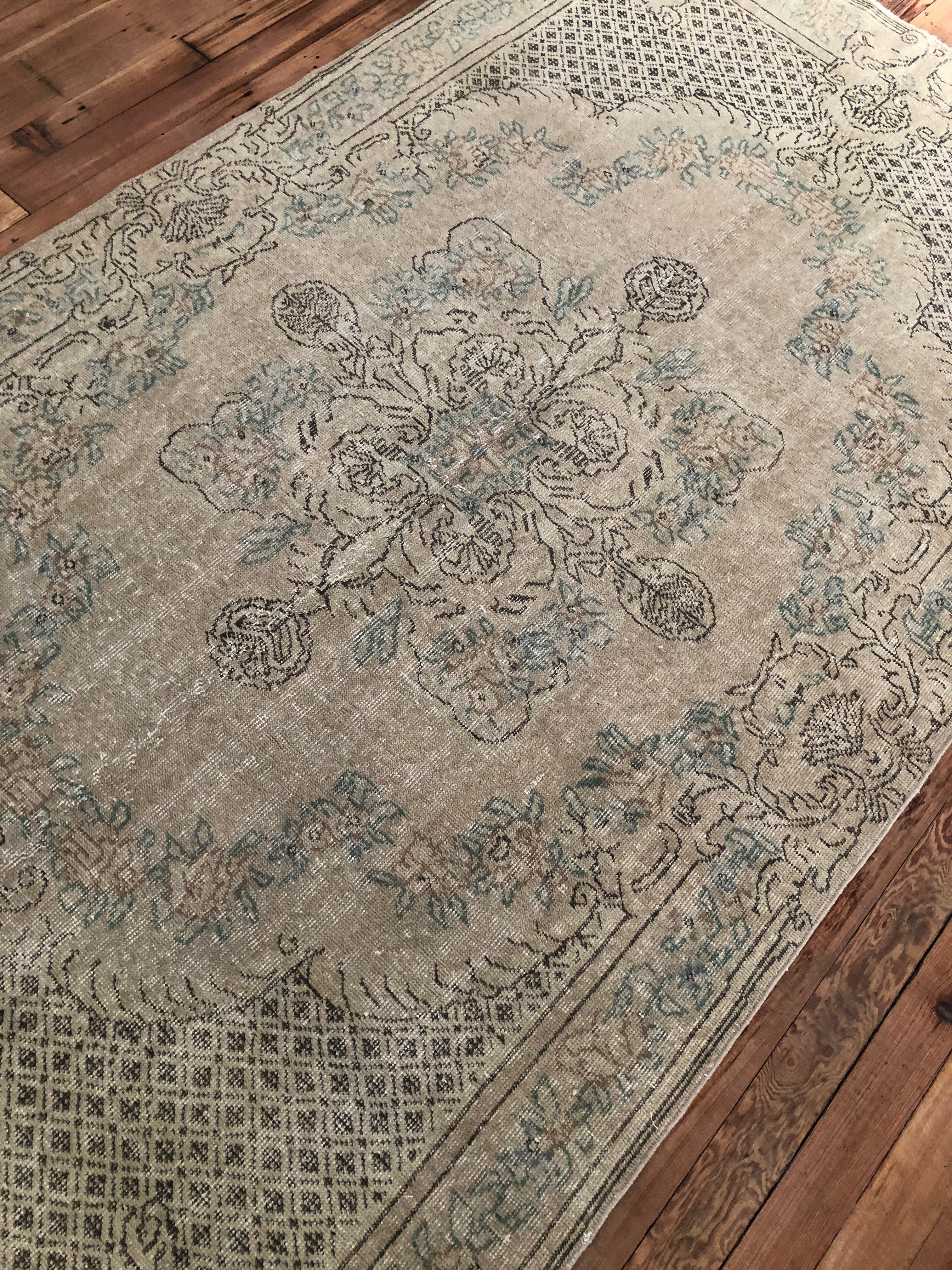 5'1 x 9'1 Turk Area Rug