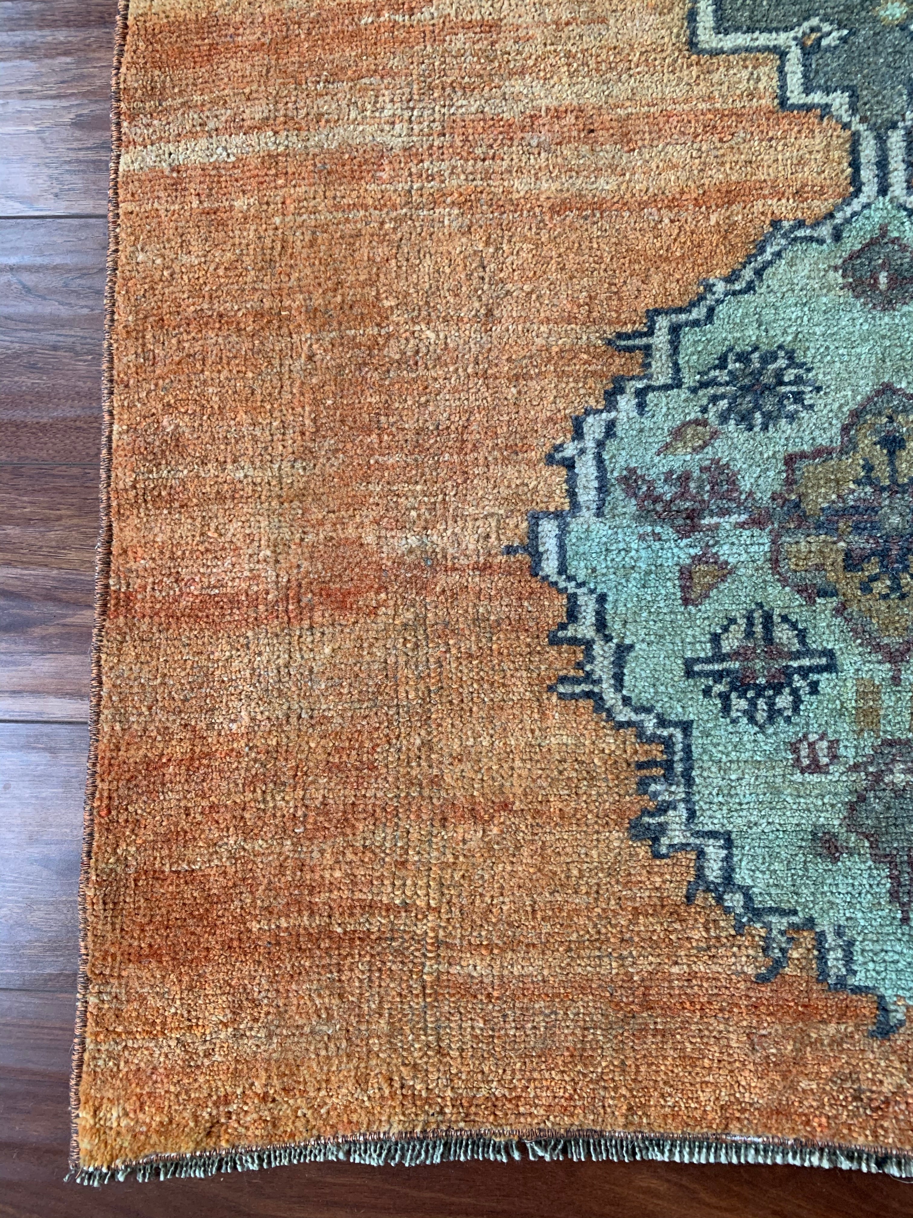 Orielle 3' x 10'8