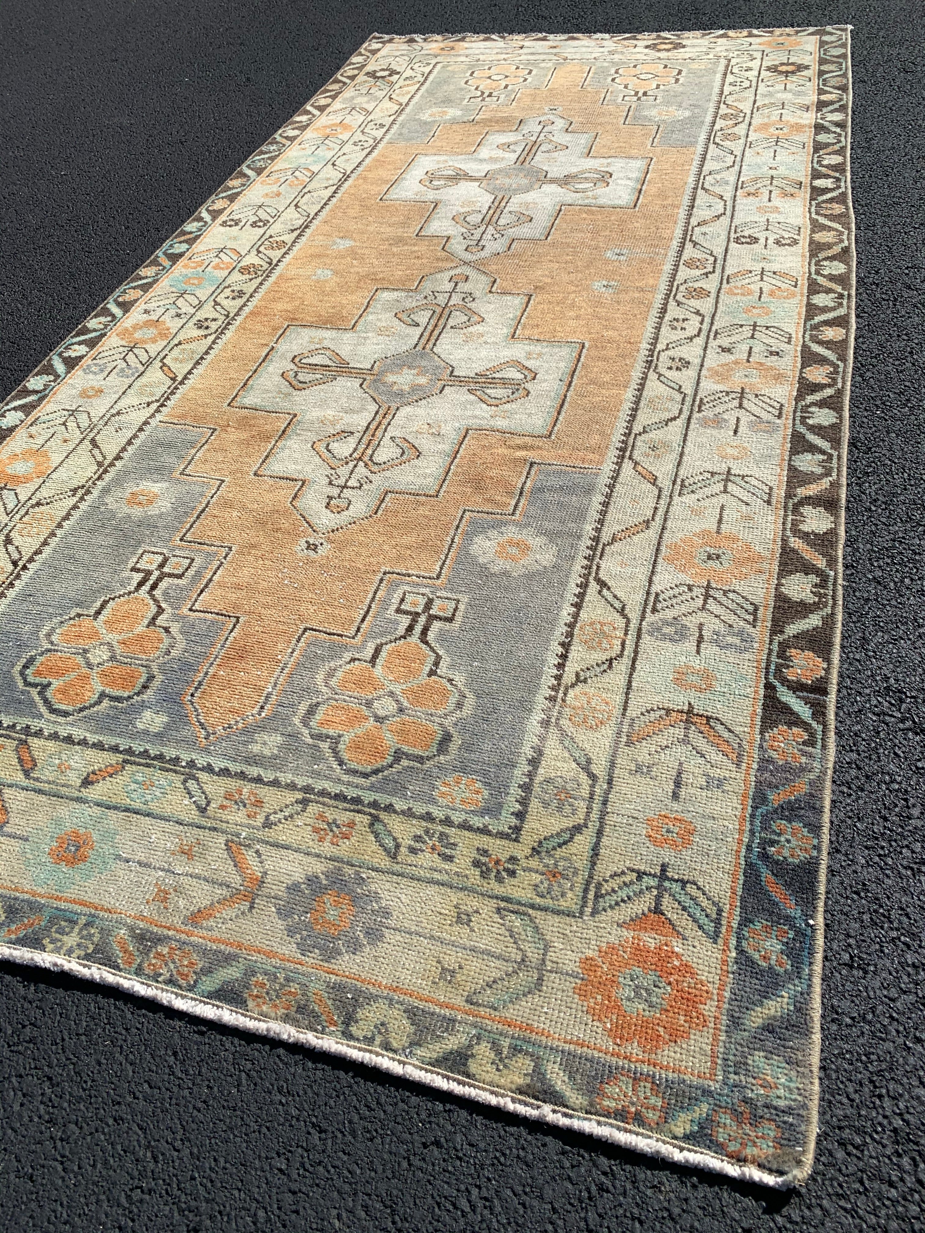 Marigold 3'10 x 7'8