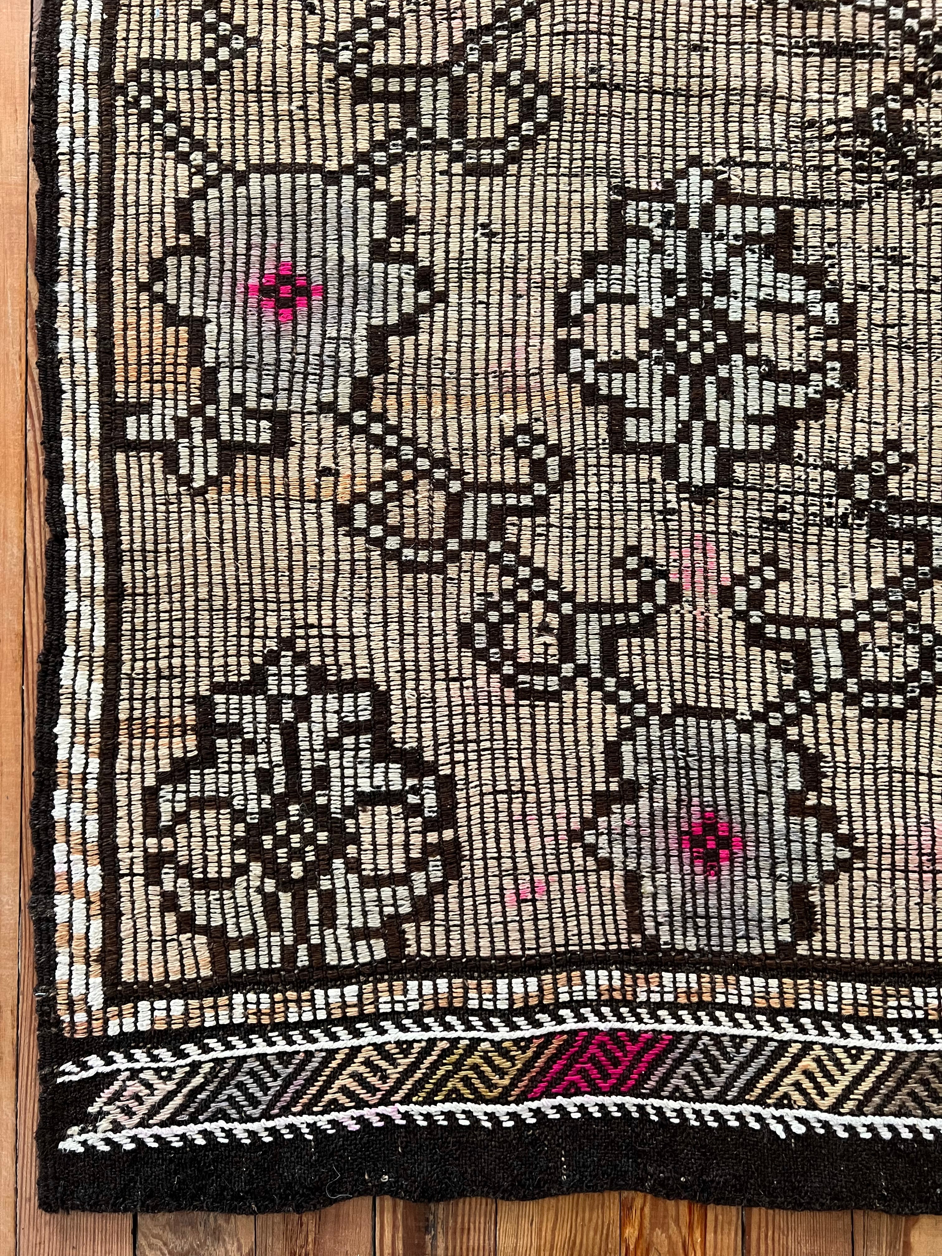 Kilim 6'2 X 9'2