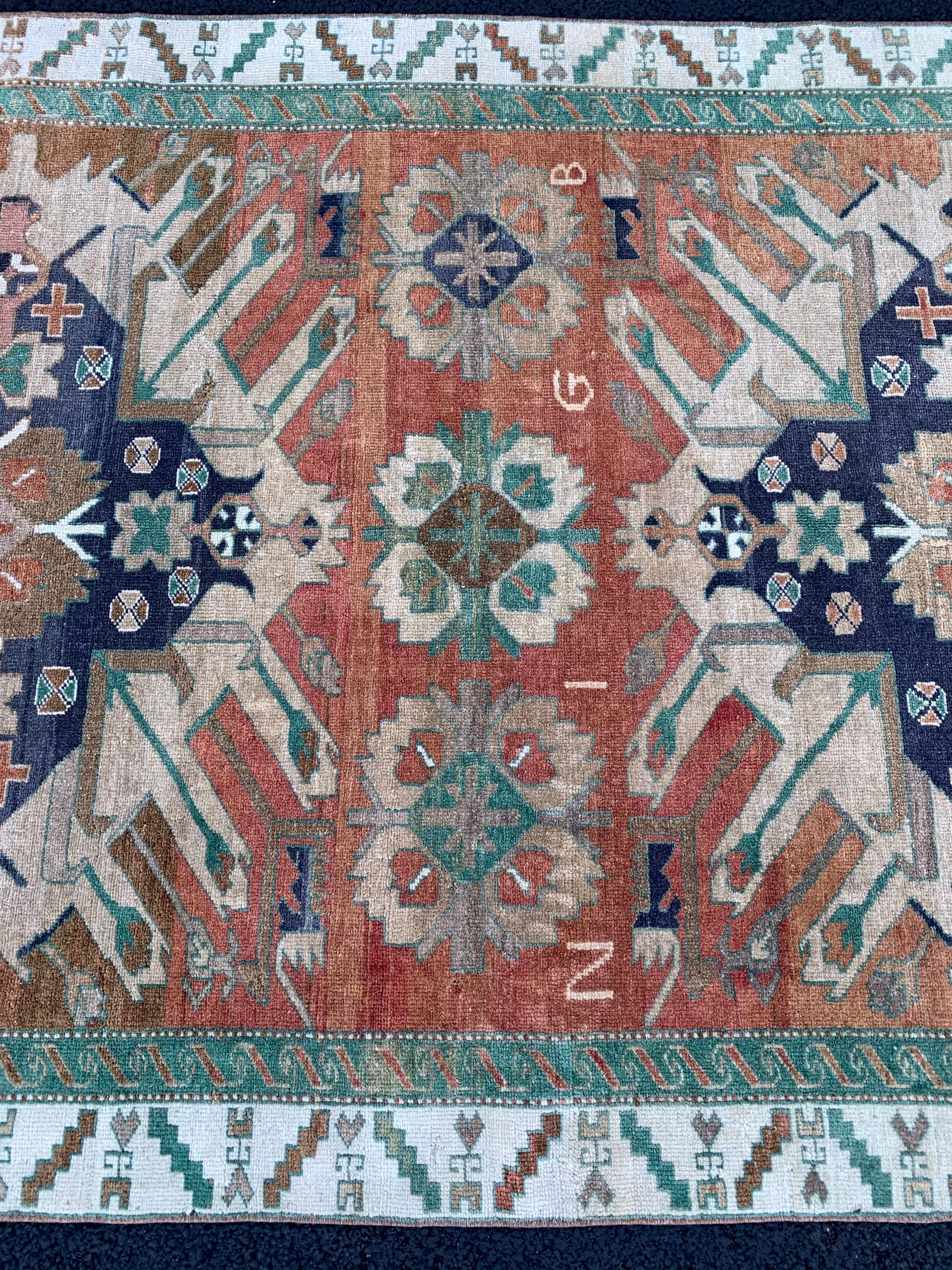 Dakota 4'11 x 8'