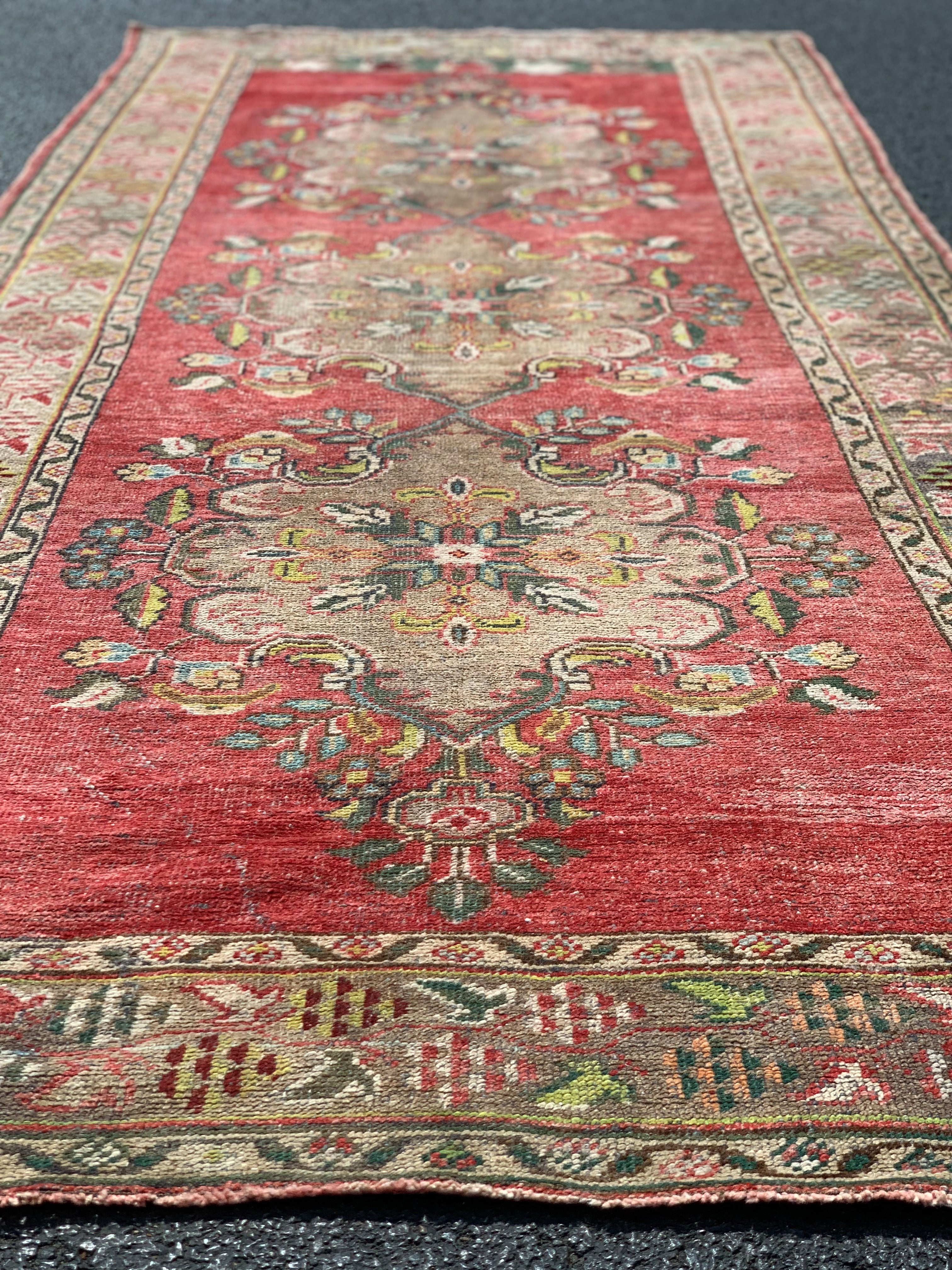 Gwendolyn 4'6.5 x 11