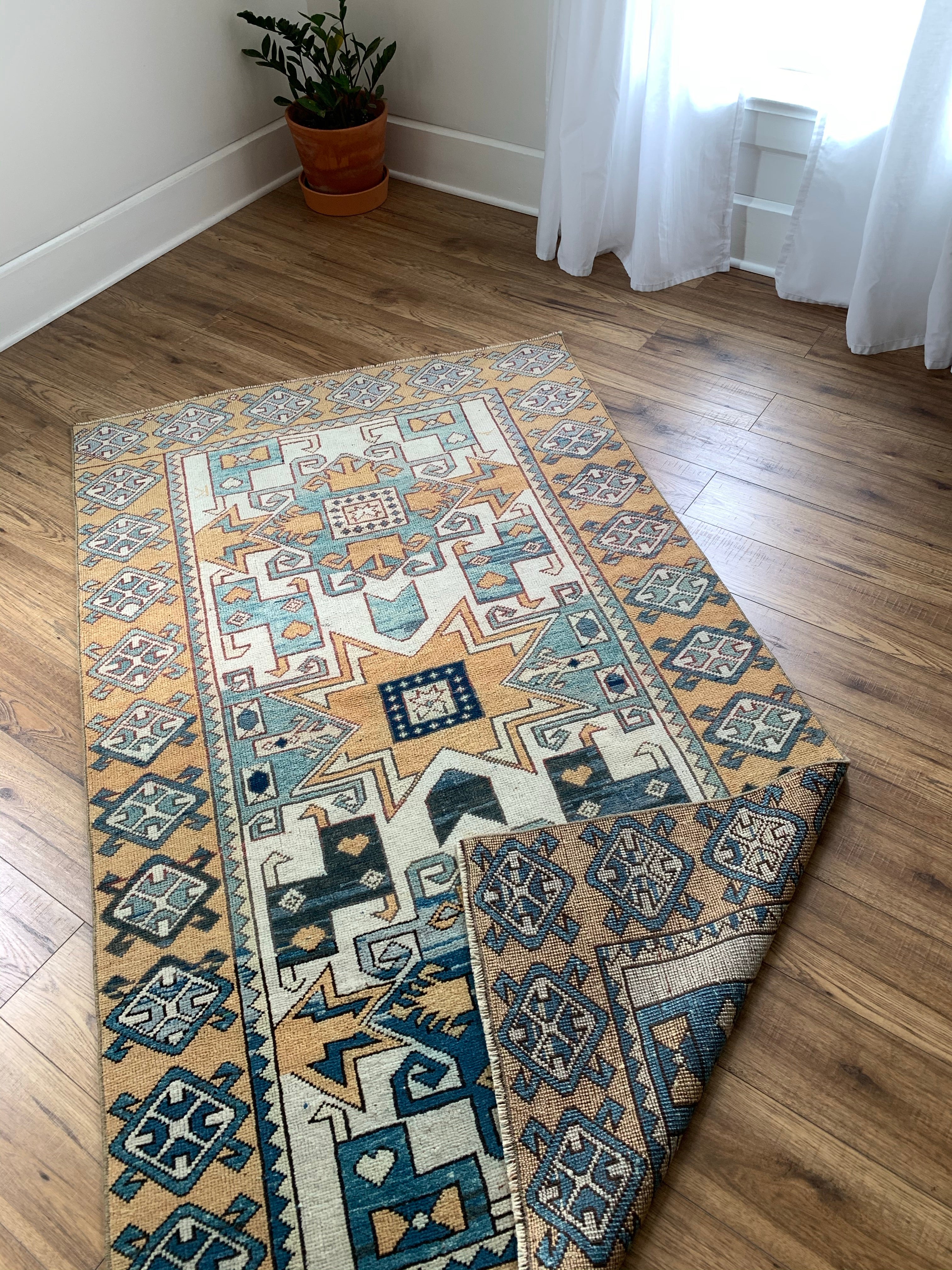 Maise 3'10 x 6'9