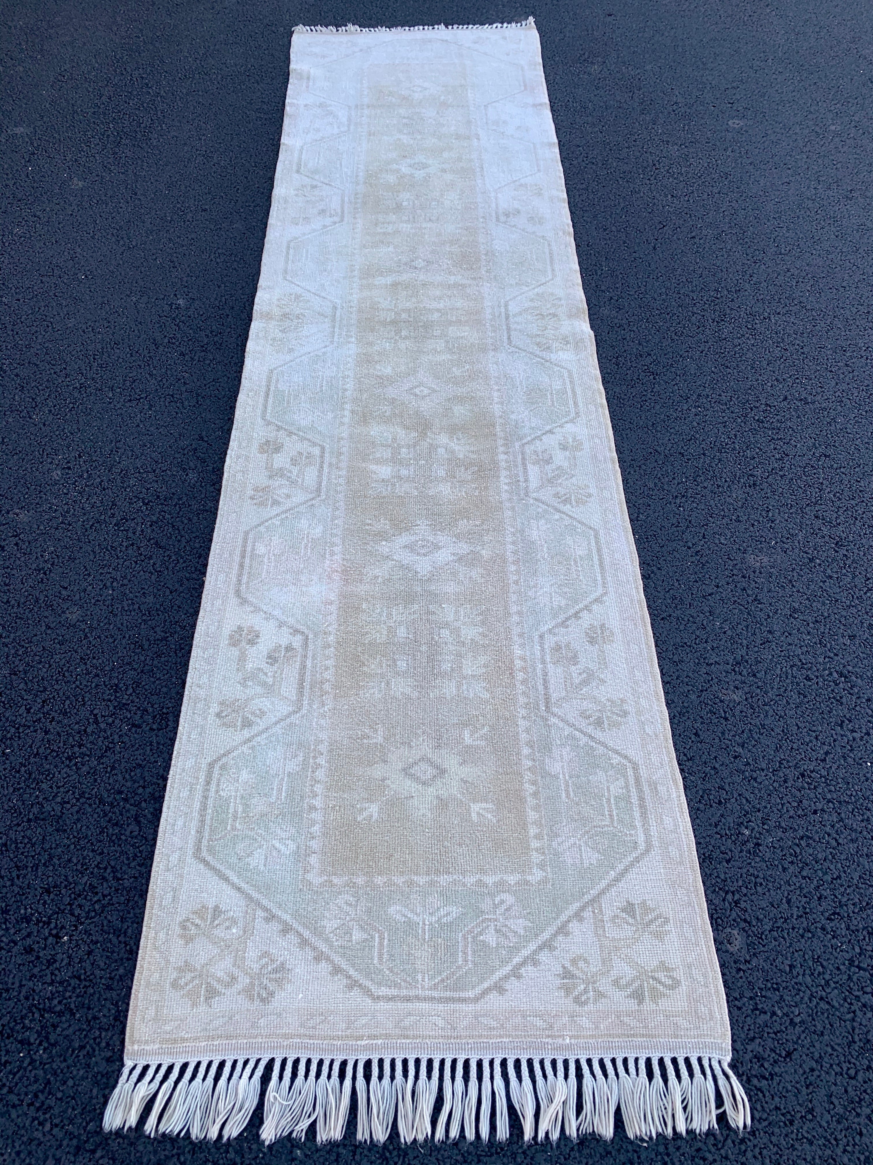 Opal 2'7 x 10'2