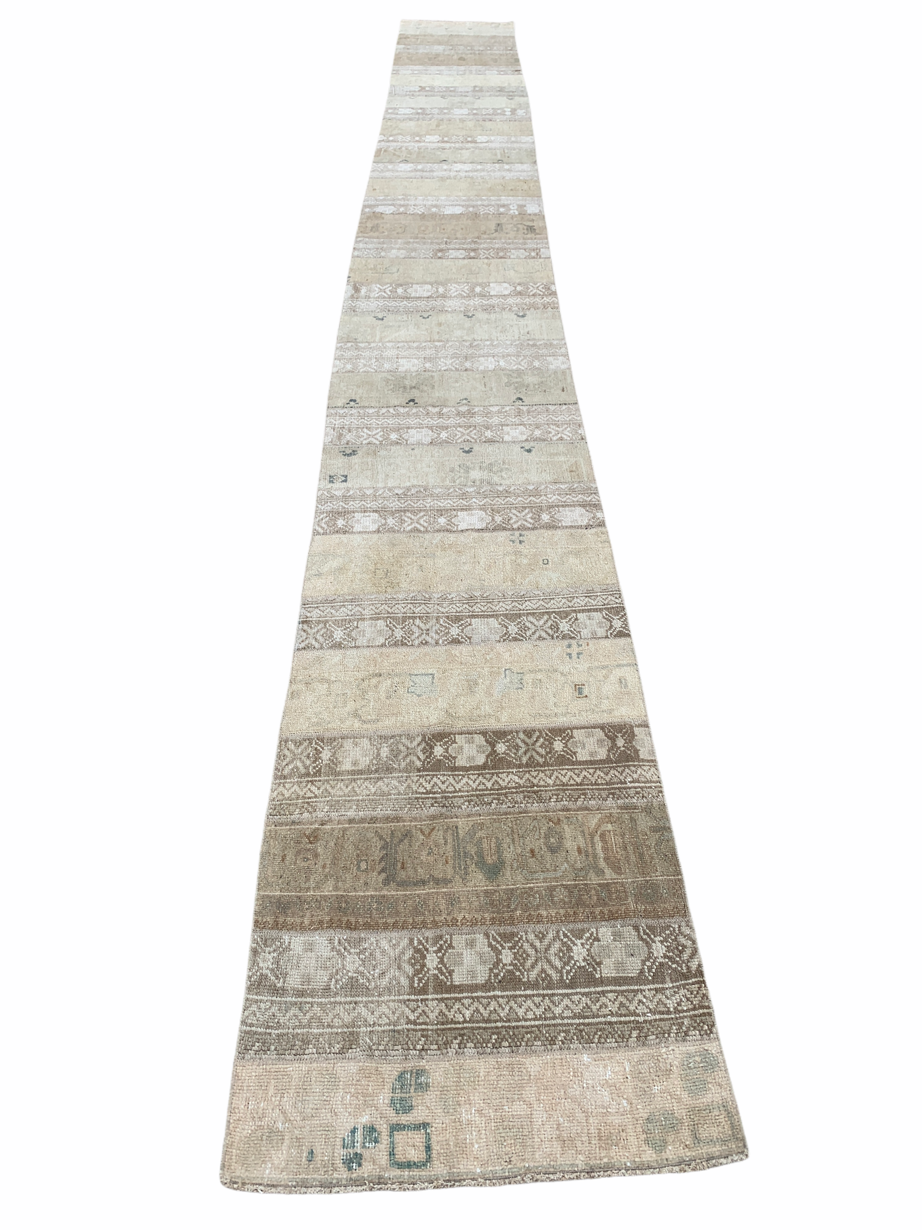 Taskie 2'8 x 23'2 - 23'6