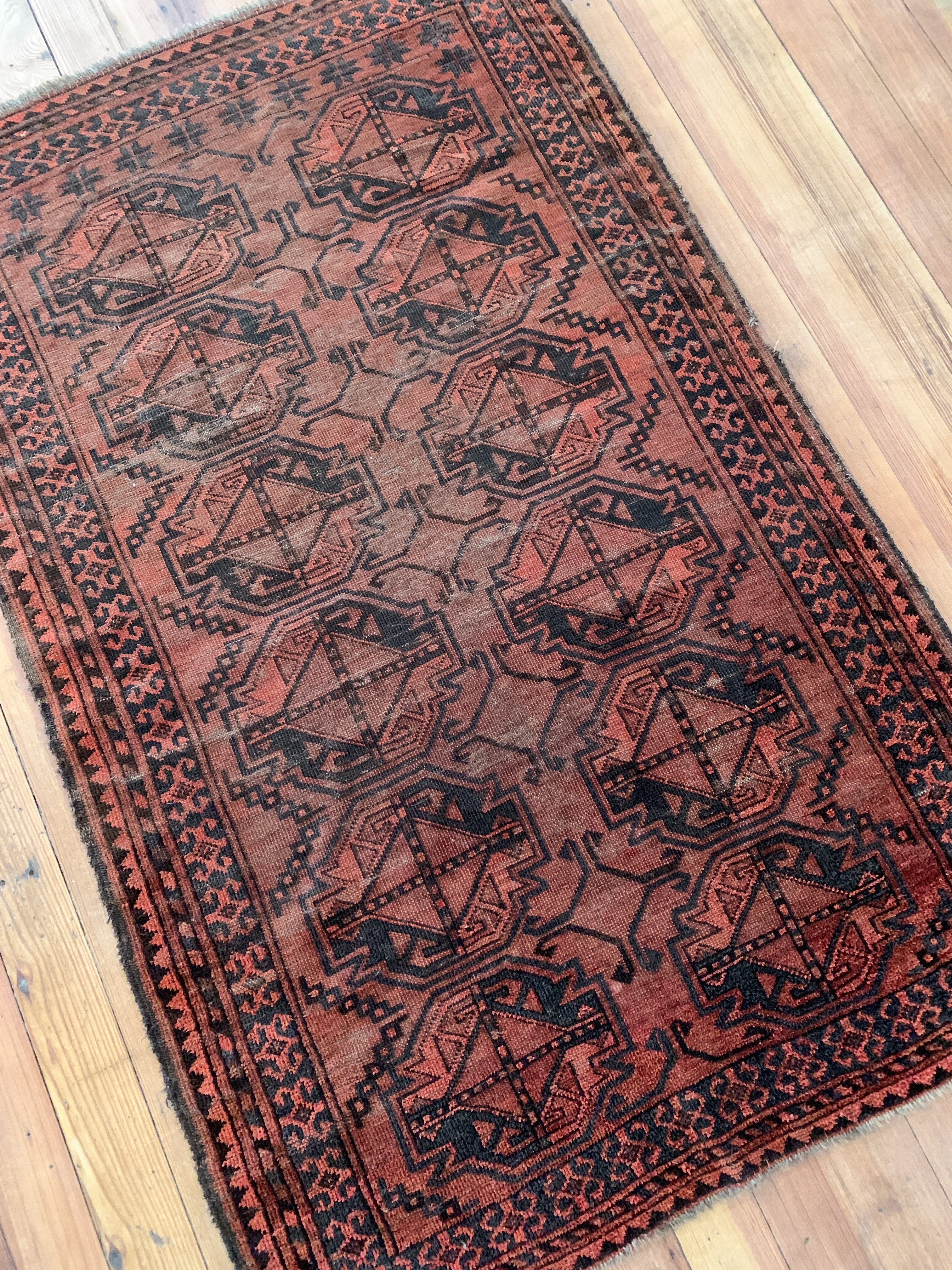 Antique 002 | 3'1 X 4'10