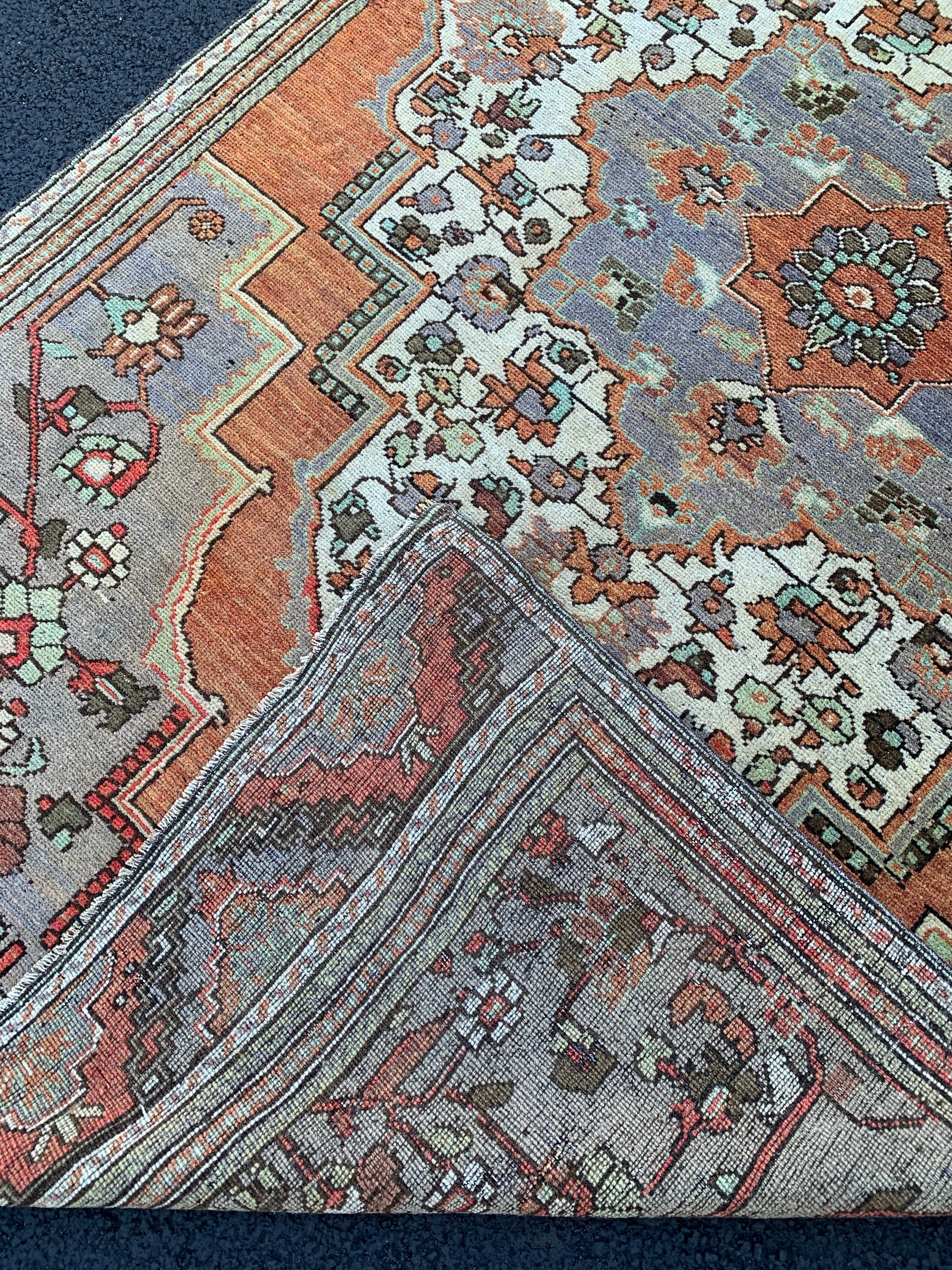 Farhana 4'10 x 8'8